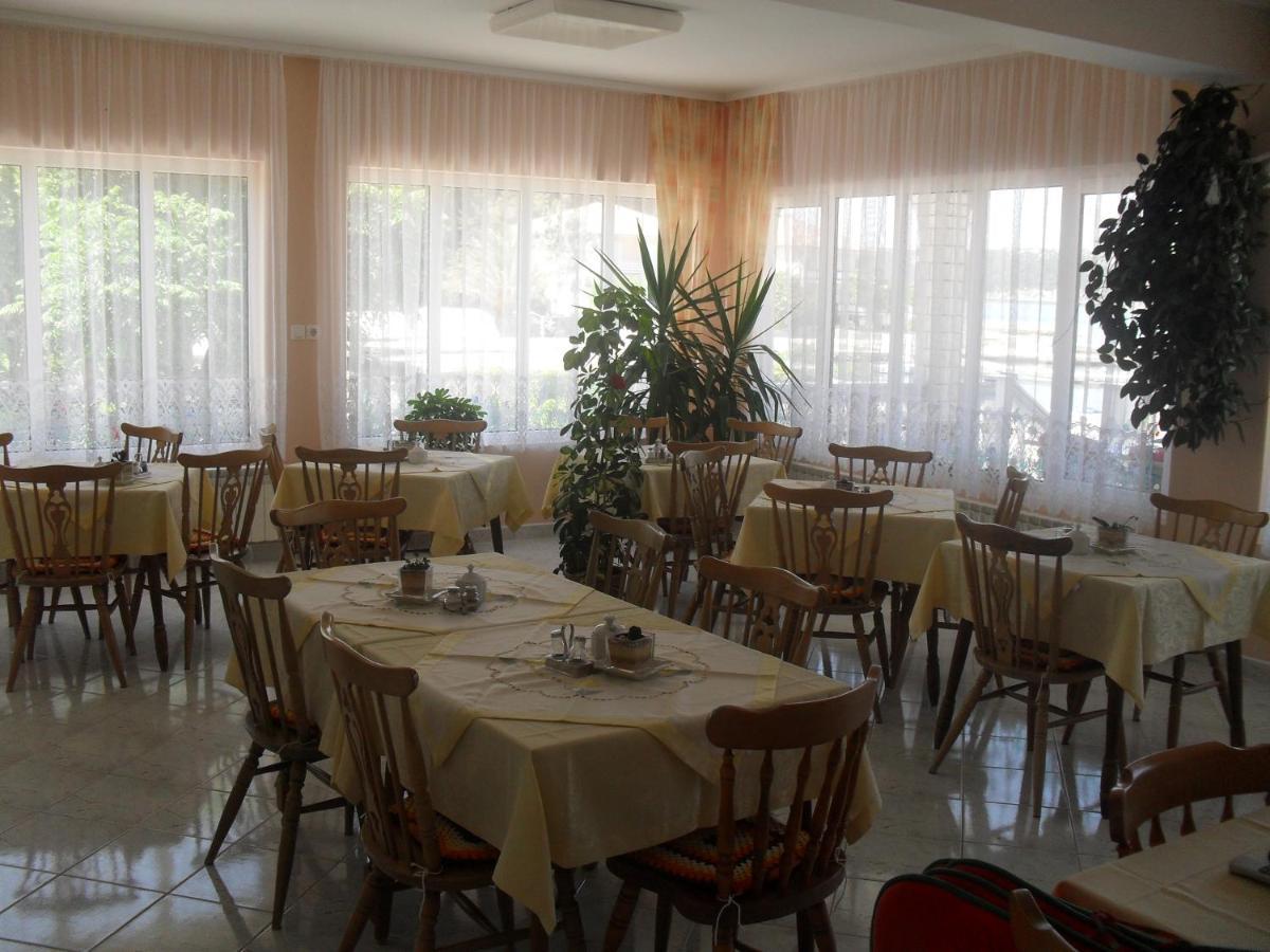 Anka Bunic Bed & Breakfast Rab Town Exterior photo